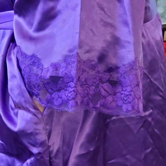 N/W/T (I keep Tags)  Satin /Poly combo Robe - Picture 5 of 8